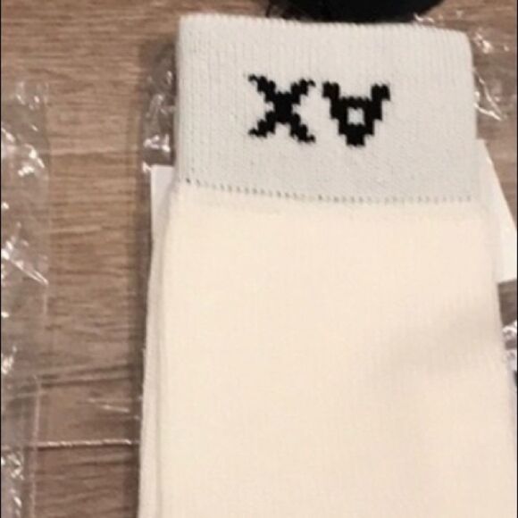 🎉Last one left 🎉Armani Exchange gloves 🌟 - Picture 5 of 8